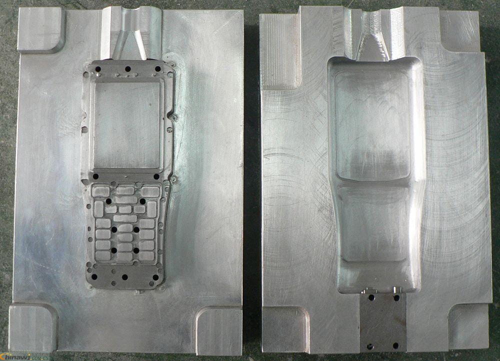 Molding guide for silicone overmolding 